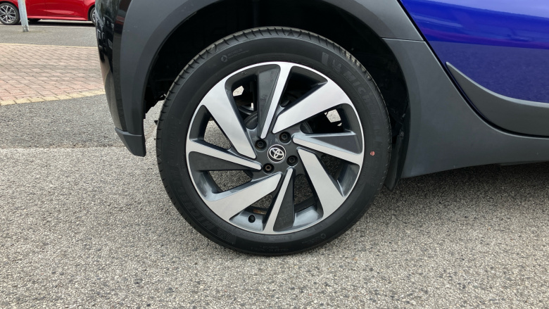 Toyota Aygo X 1.0 VVT-i Edge 5dr Petrol Hatchback